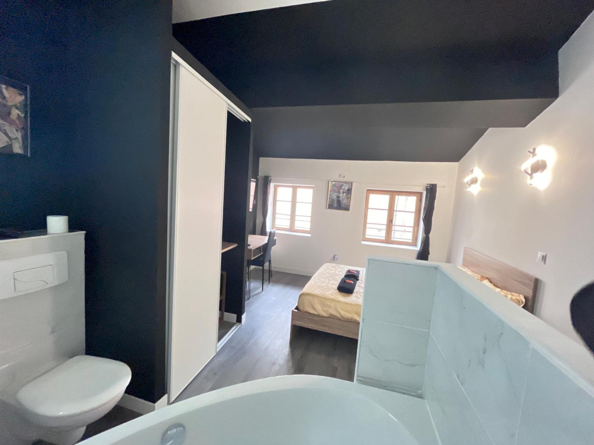 Appartement Jacuzzi Centre 6 *
